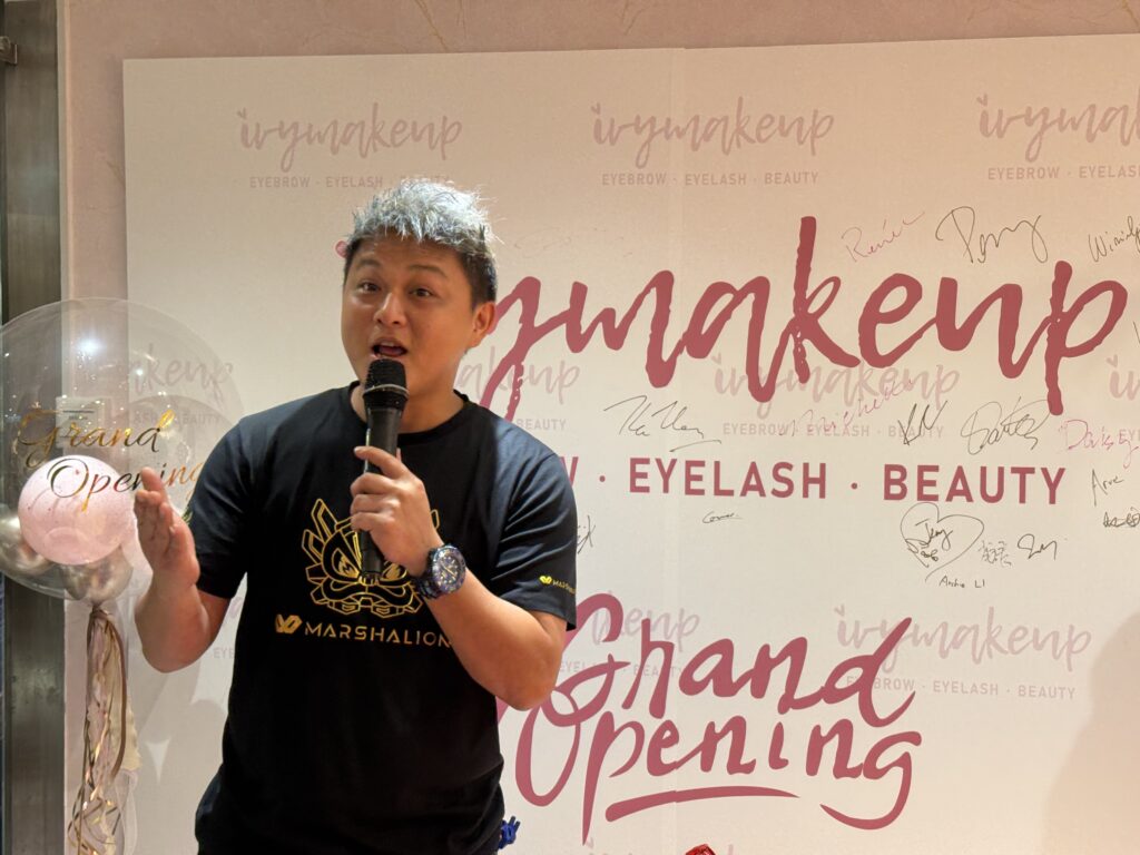 李家賢師傅的專業領導與卓越醒獅技藝​