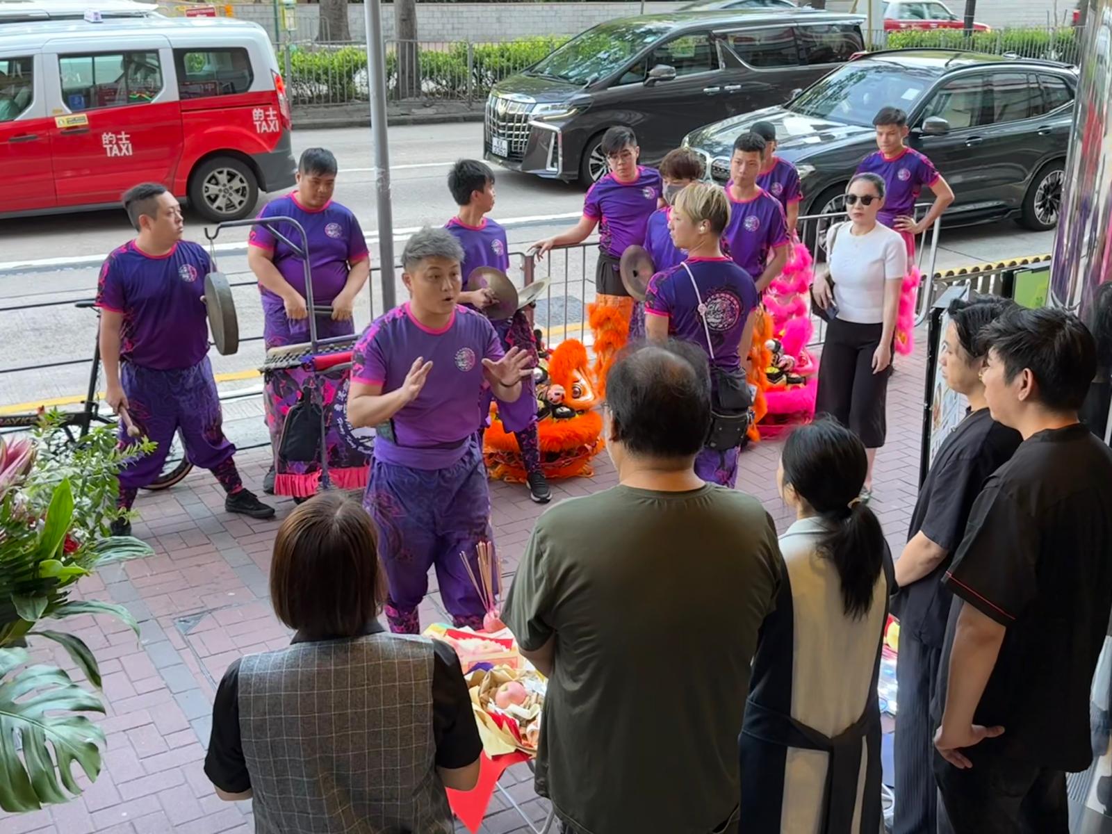 舞獅開幕開張開劇，10月好事連連帶旺市場